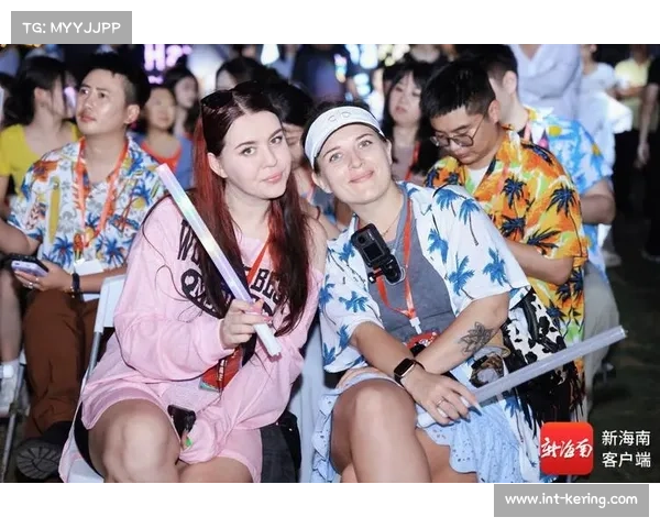 海南“村VA”球员成草根明星，观众摇旗呐喊